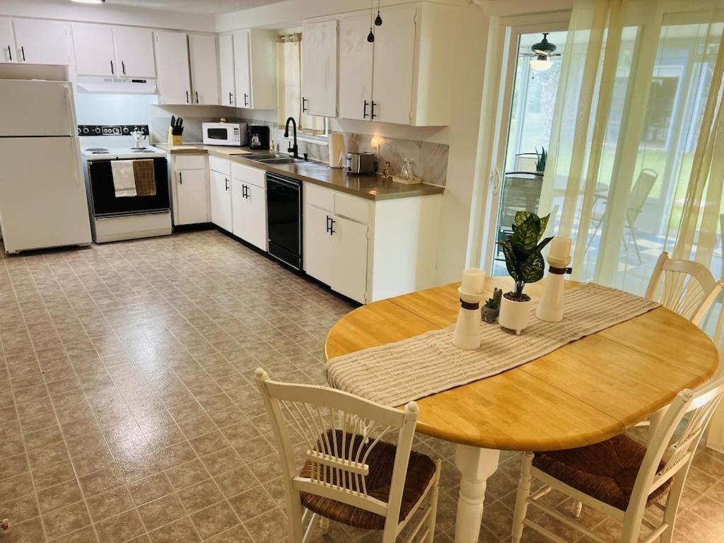 Villa House Of Shells, Beautiful Garden, Fenced Yard, Dog Friendly, Fire Pit! Crystal River Exterior foto